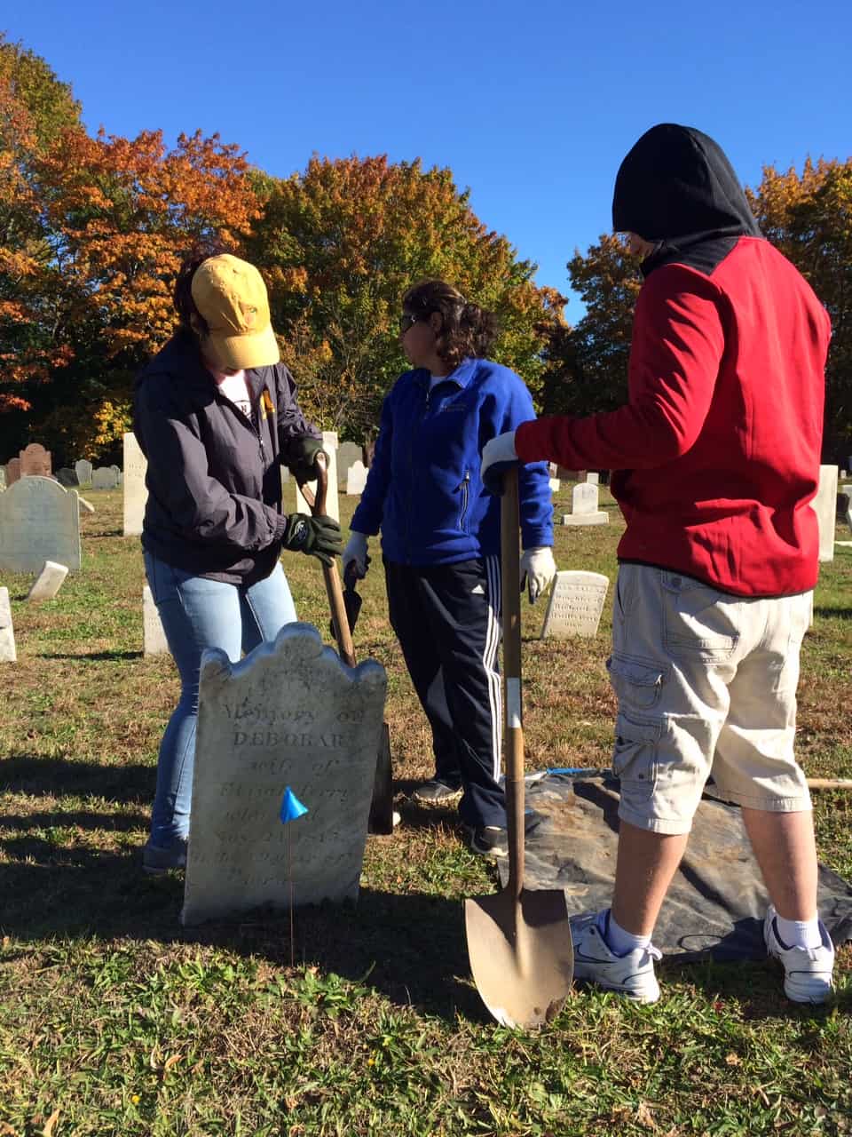 Image of people working in the cemetery.